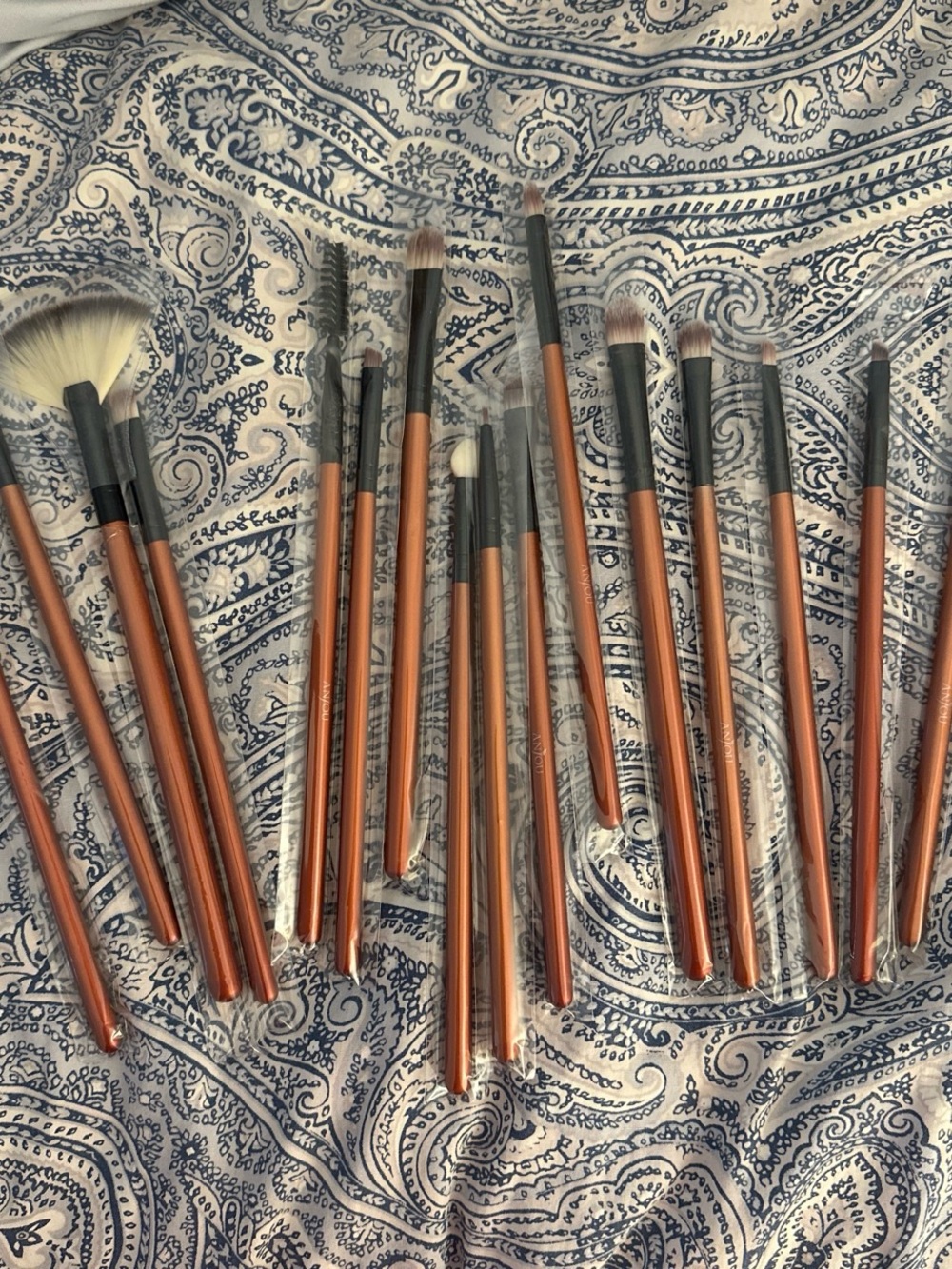 Professional 15-Piece Makeup Brush Set in Copper